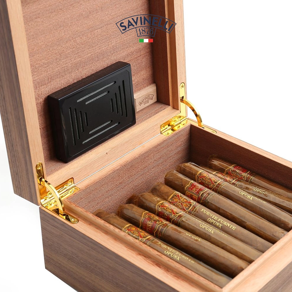 Savinelli Humidor Fyrkantig Valnöt